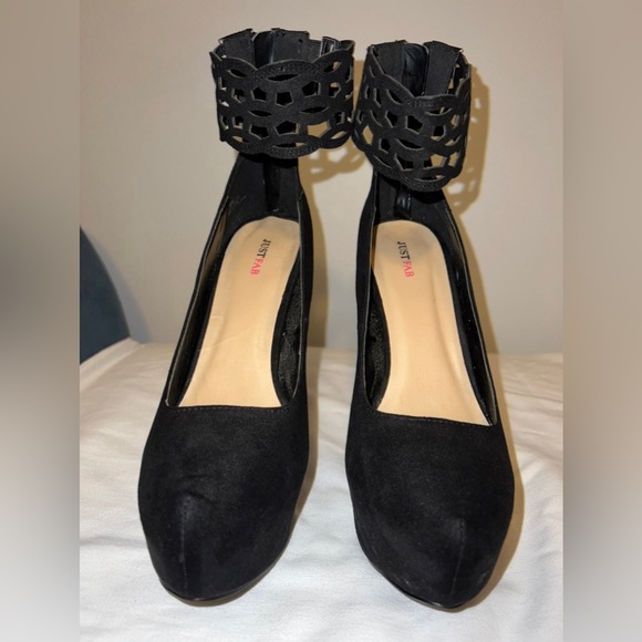 Just Fab Black Platform Pumps - Picture 3 of 7